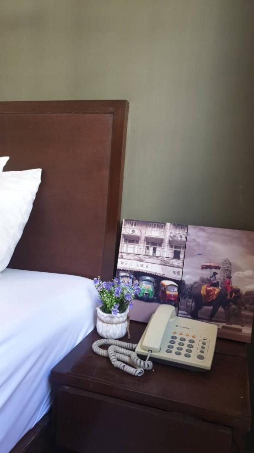 Zen Sukhumvit33 Hotell Bangkok Eksteriør bilde